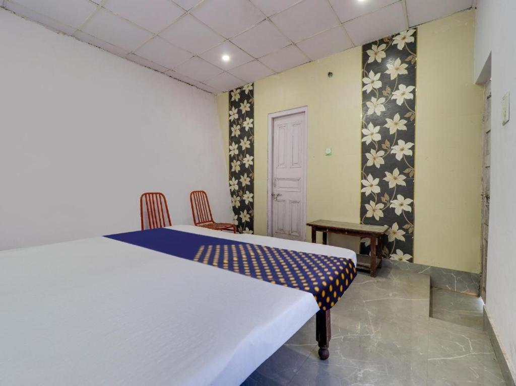 Hotel Jaiswal Estate ムスーリー エクステリア 写真
