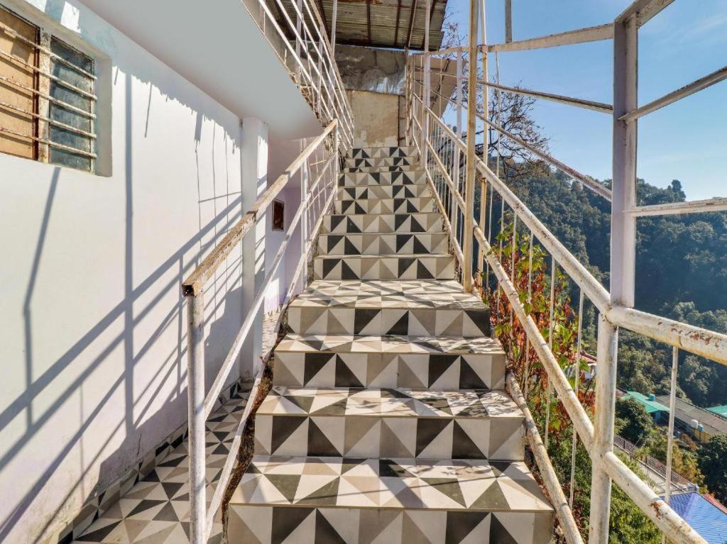 Hotel Jaiswal Estate ムスーリー エクステリア 写真